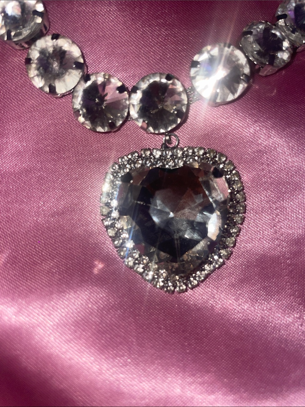 Large Heart Rhinestone Necklace ๐ - Picture 4 of 4